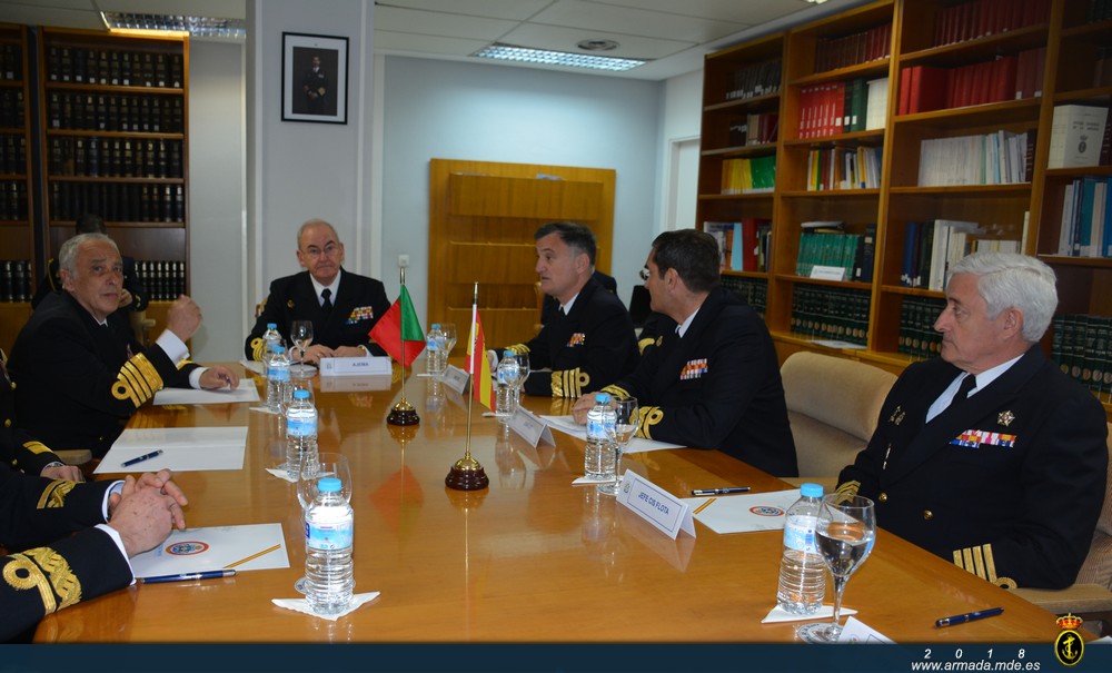 Reunión del AJEMA, CEMA portugues y ALFLOT en el Cuartel General de la FLOTA
